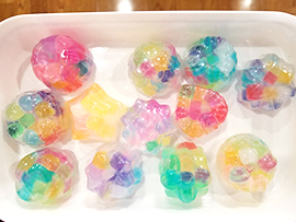 宝石石けん・花を使った作品作り
