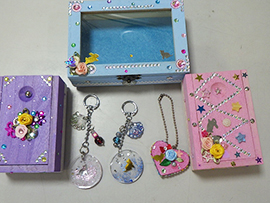 簡単キラキラ小物を作ろう