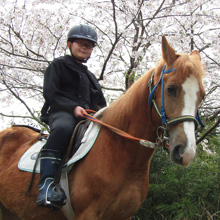 ポニー乗馬体験