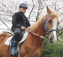 ポニー乗馬体験