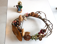 落ち葉や木の実であそぼう