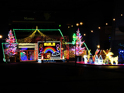 大屋根下ストリートピアノ