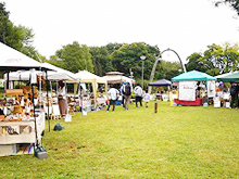 自然の中で花いっぱい!空と森のマルシェ